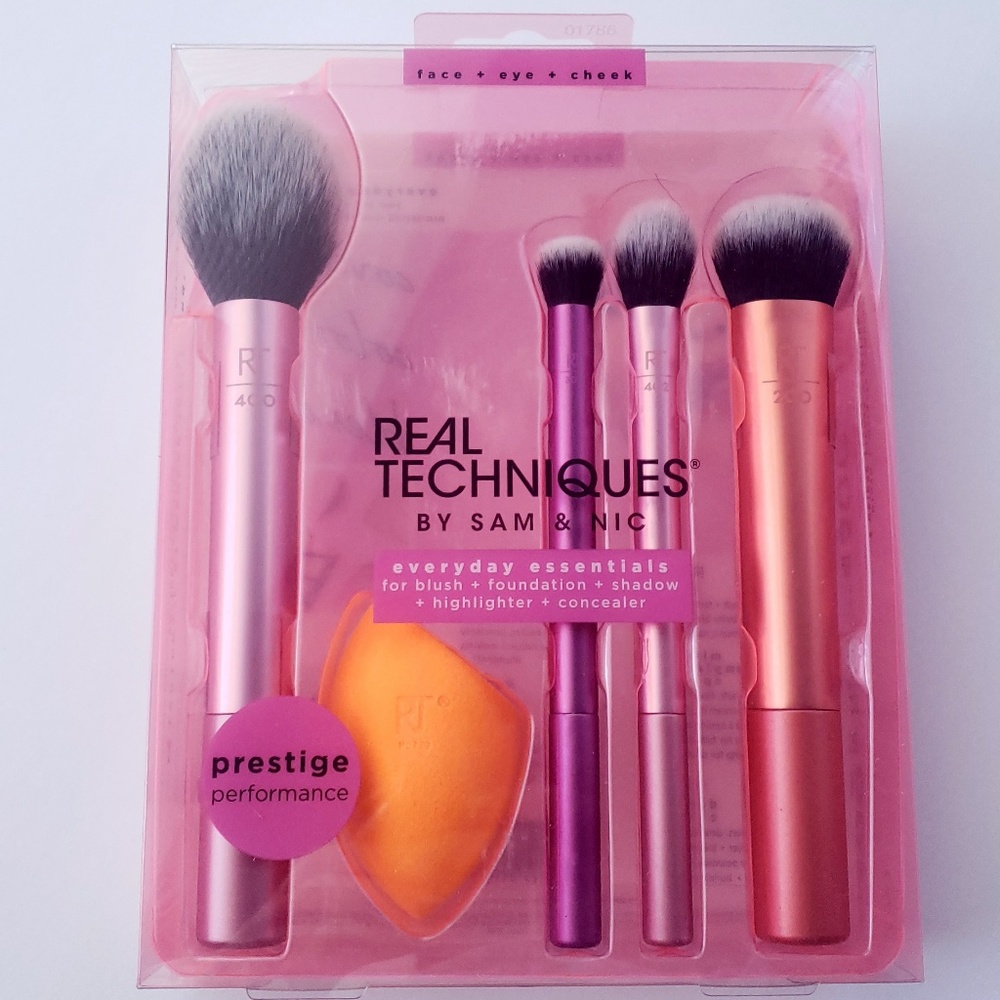 Real Techniques Everyday Essentials Brush Set